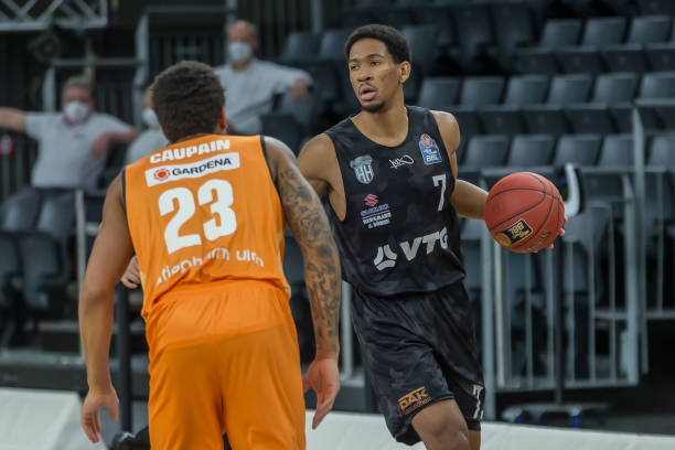 他在非洲市 他在非洲市