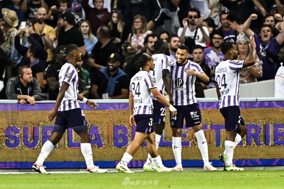 每当球队陷 每当球队陷