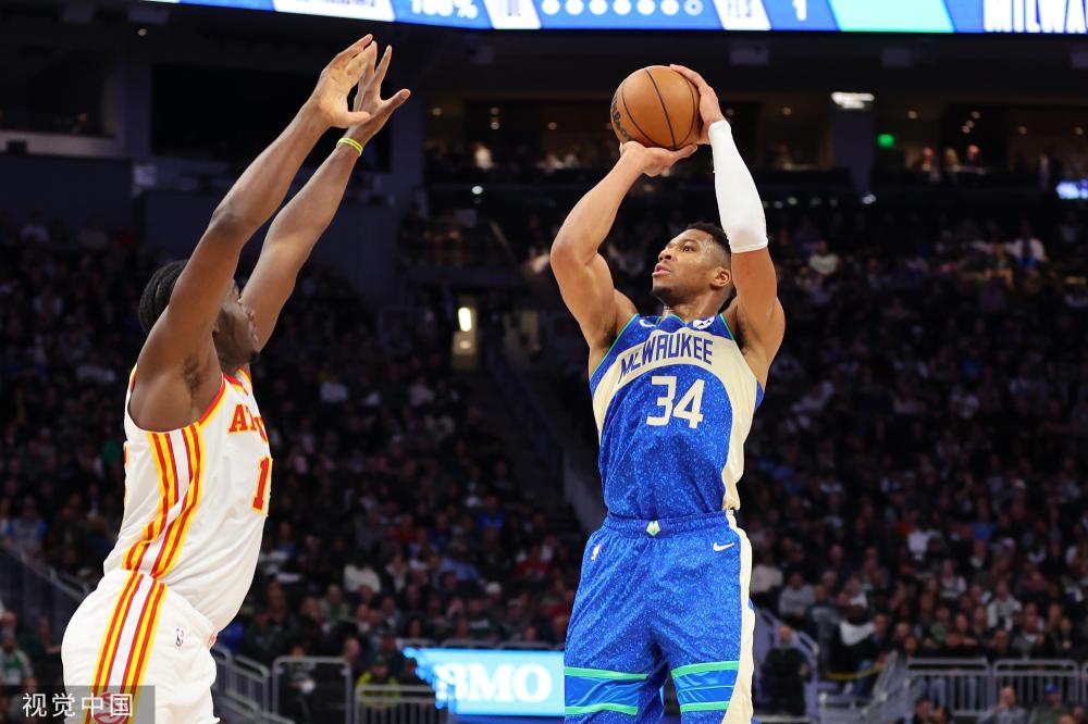 的锋线球员 的锋线球员